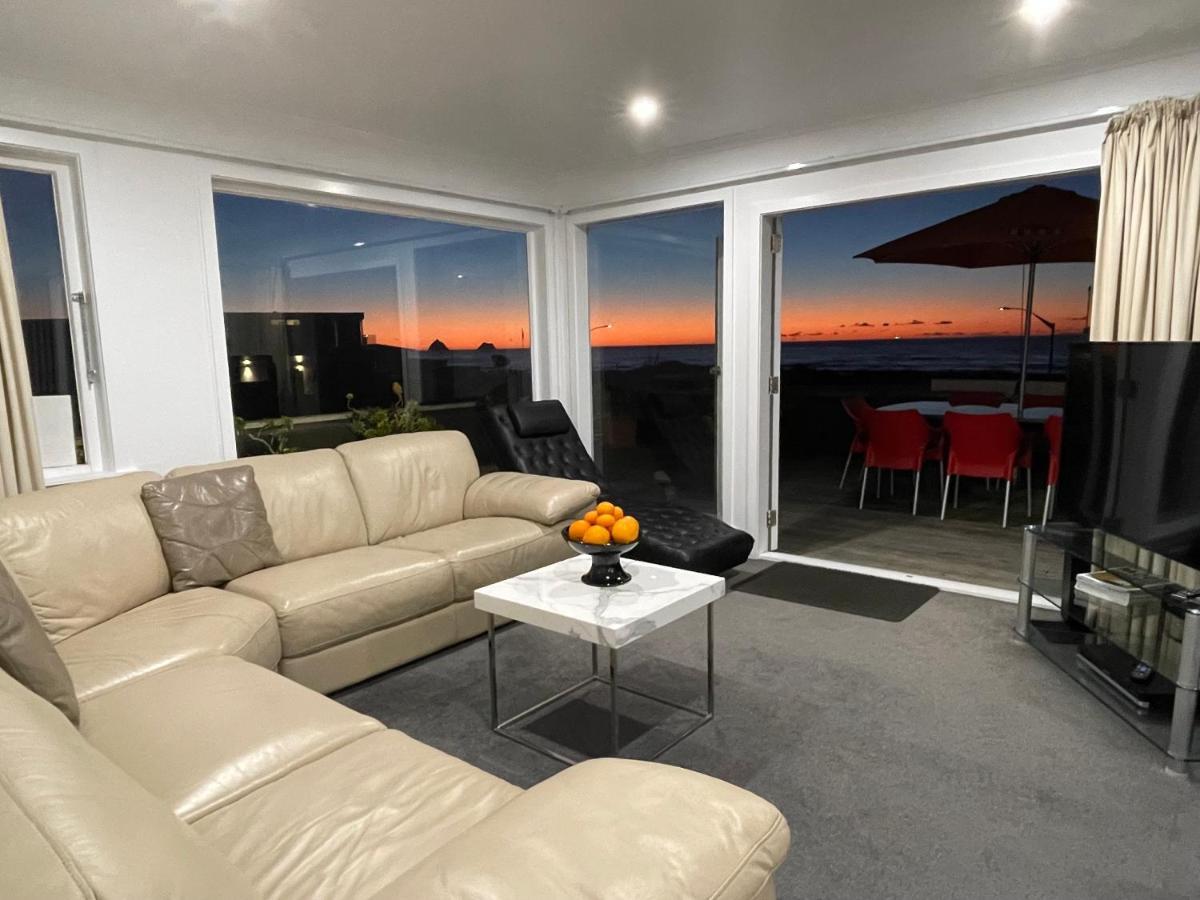 Ocean Front East End Beach House New Plymouth Extérieur photo