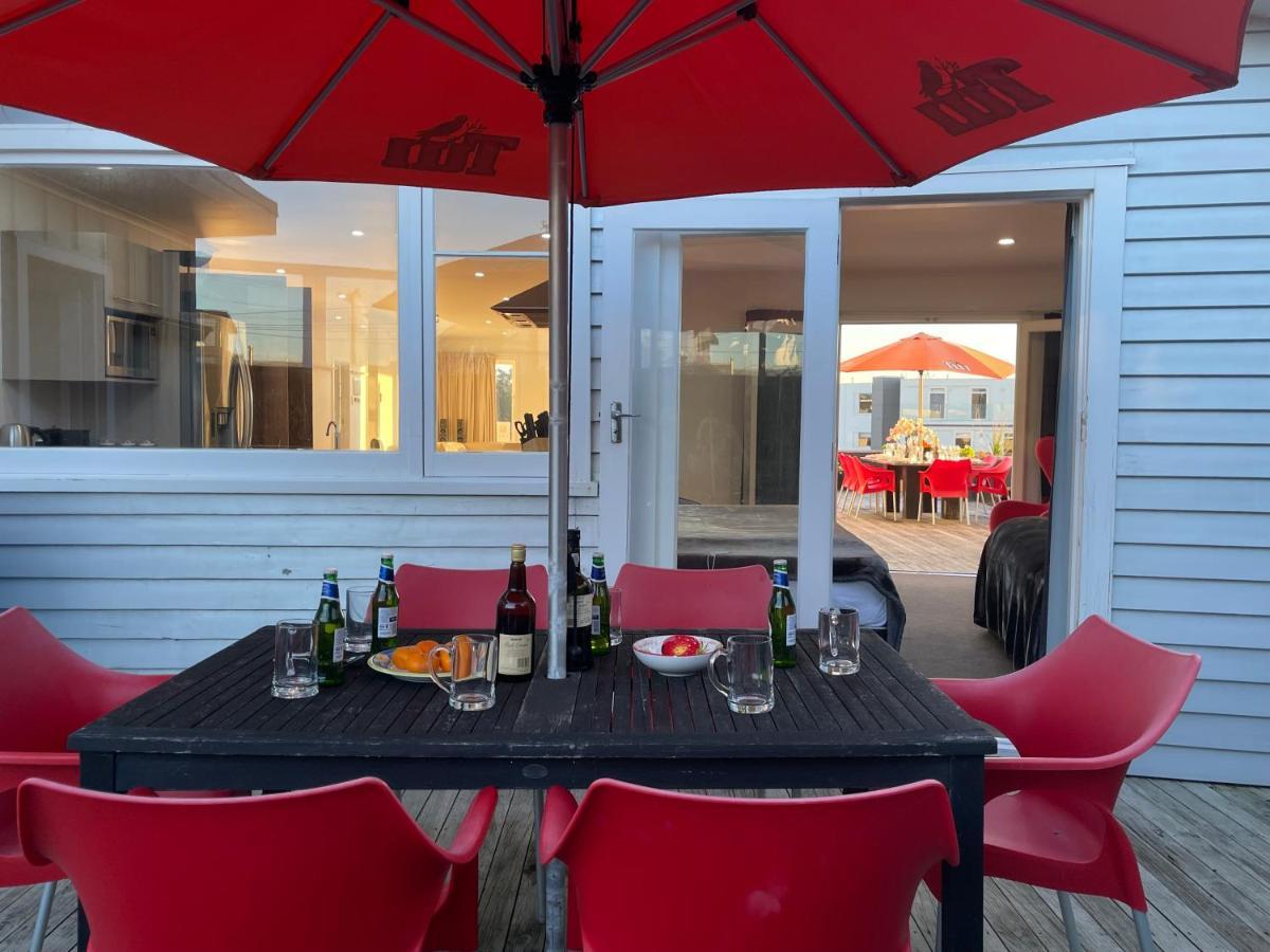 Ocean Front East End Beach House New Plymouth Extérieur photo