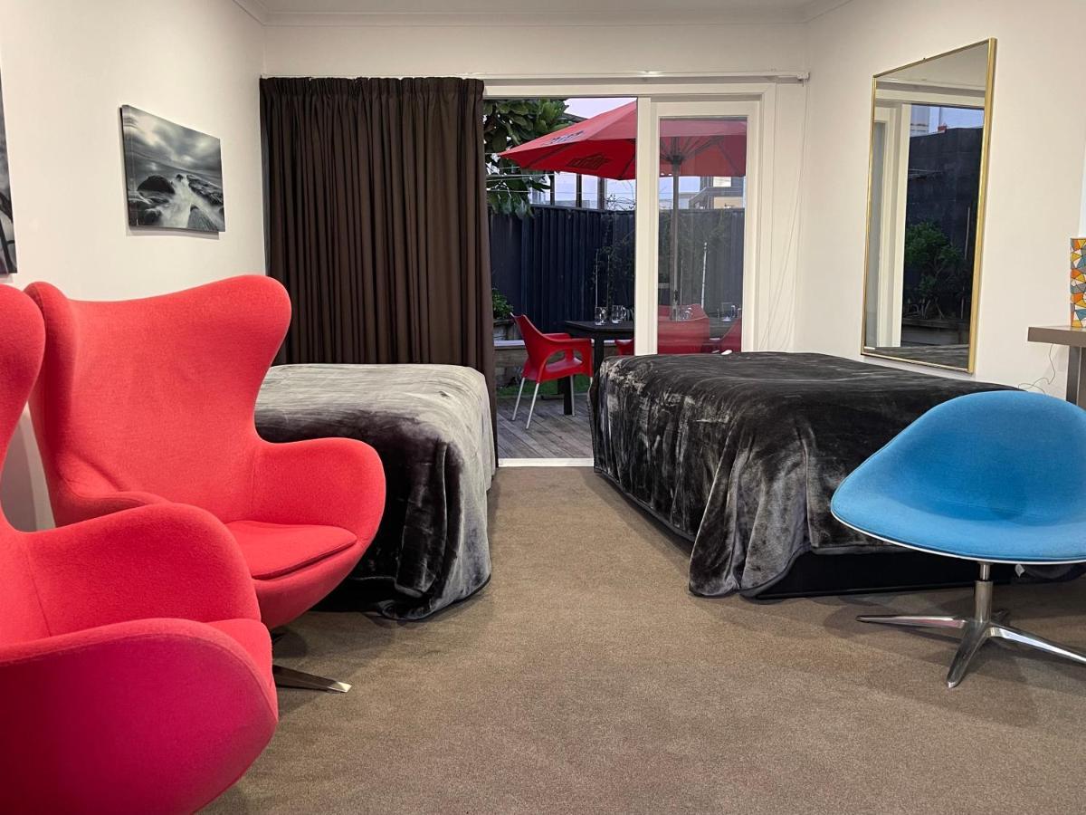 Ocean Front East End Beach House New Plymouth Extérieur photo